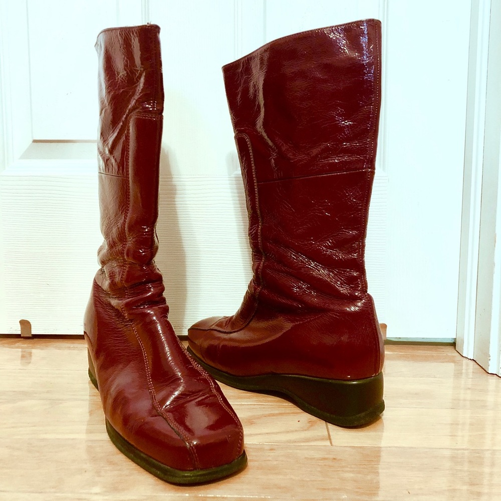 La Canadienne patent leather burgundy boots